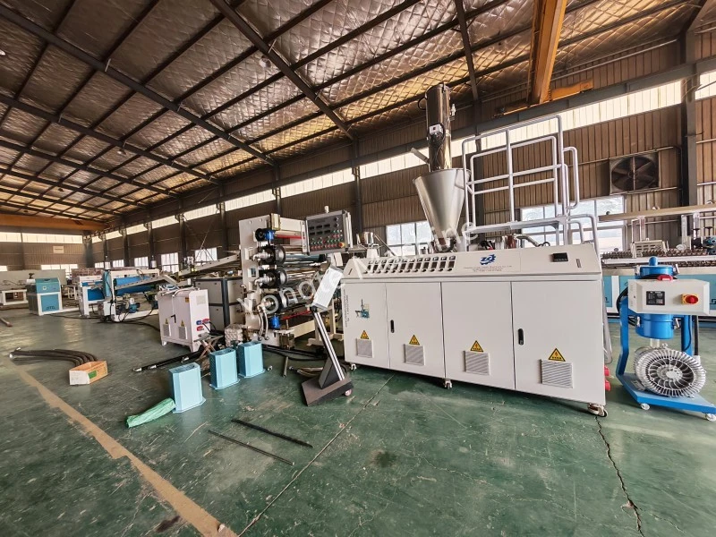 Linka na vytlačování tenkého plechu PVC 1200 mm