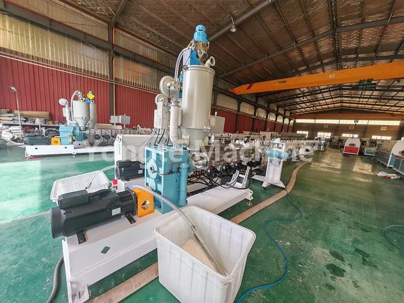 Třívrstvá vytlačovací linka Yongte 16-63mm PPR pro alžírské klienty úspěšně dokončila uvedení do provozu a přejímku