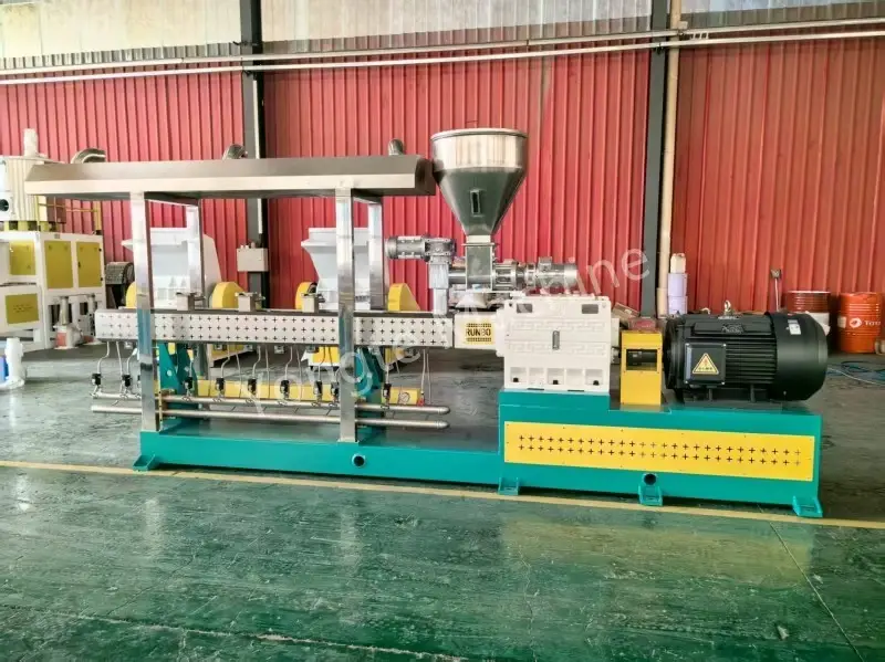 PET Recycling Extruder prodán čínskému zákazníkovi