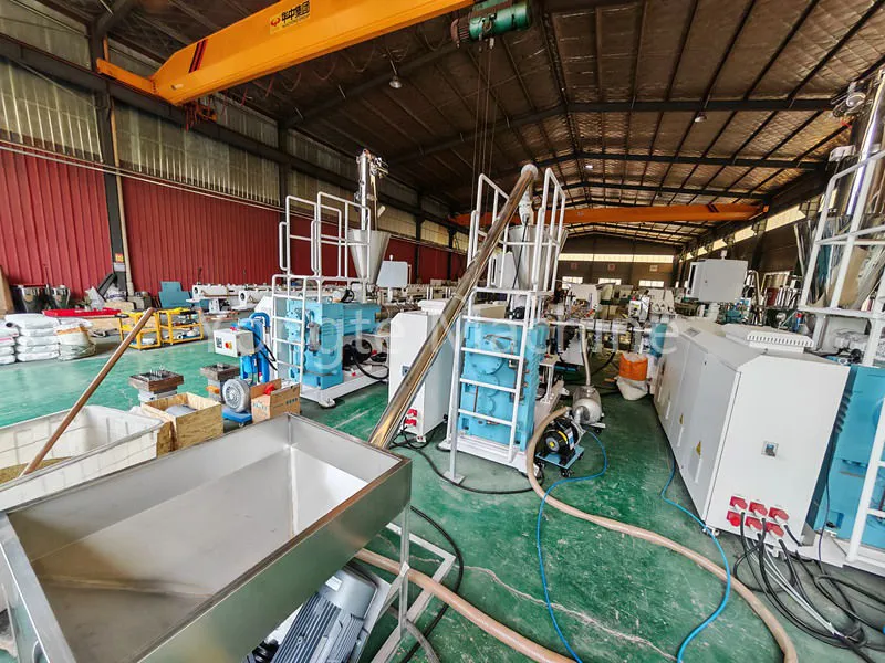 Výrobní linka na zpracování WPC